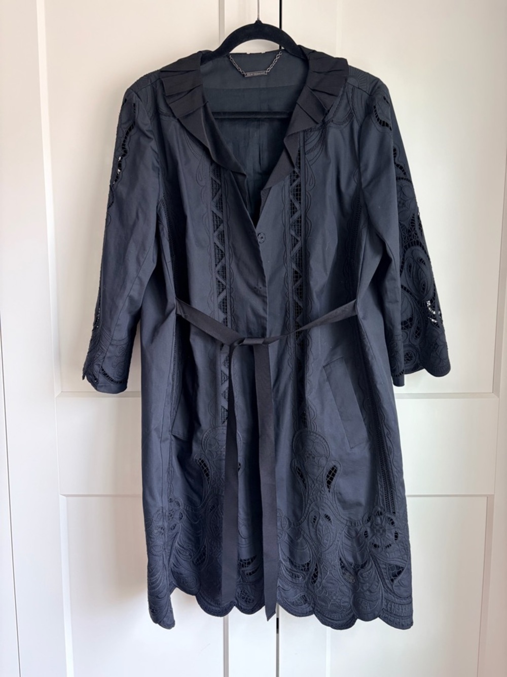 Elie Tahari Black Embroidered Lace Coat with Branded Chain Tag | XL